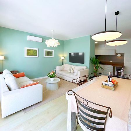 Abbott Apartment - 1 Min From The Beach - 100M2 - Sleeps 8 Sitges Buitenkant foto