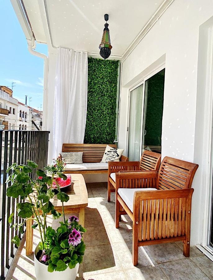 Abbott Apartment - 1 Min From The Beach - 100M2 - Sleeps 8 Sitges Buitenkant foto