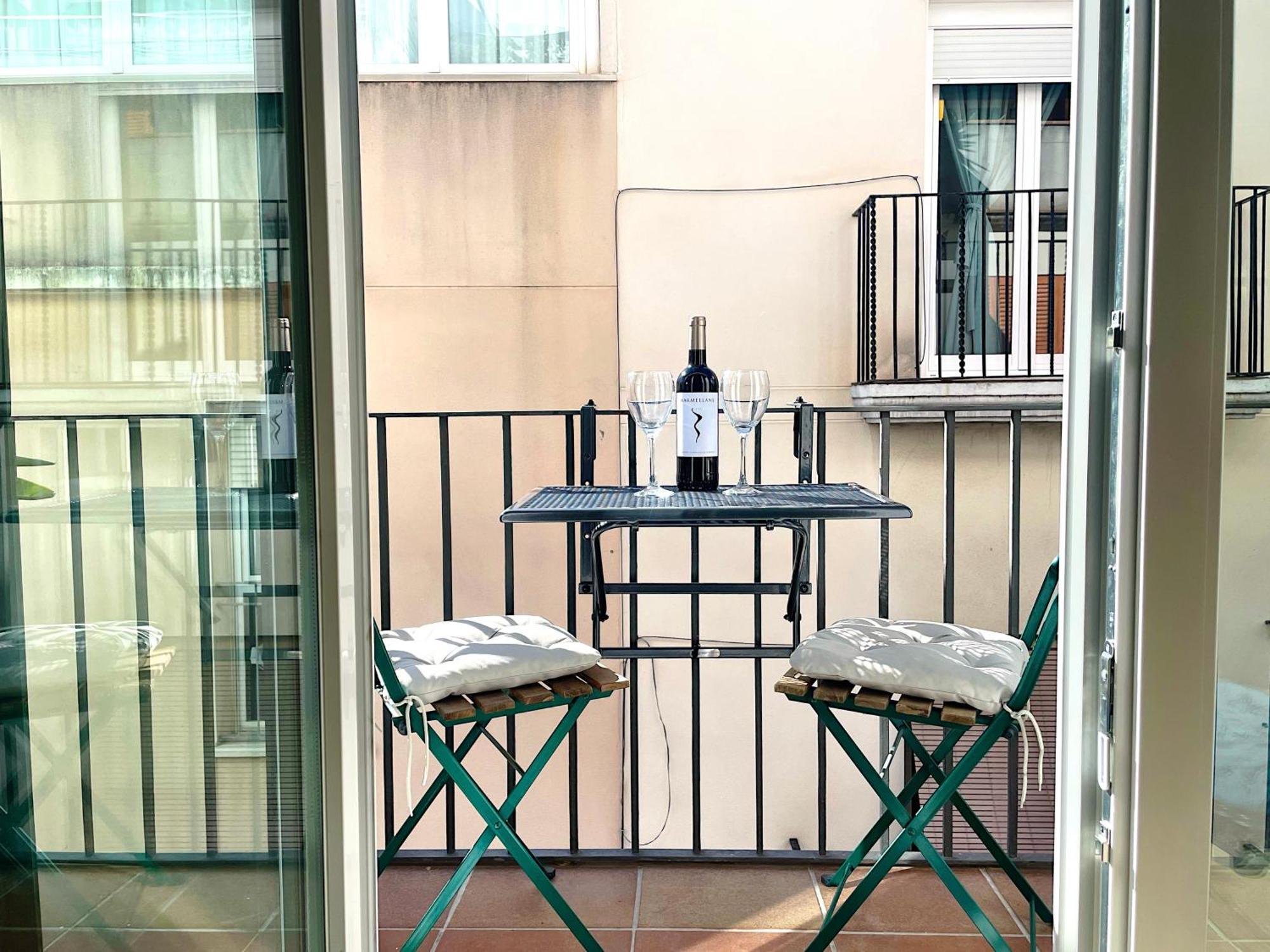 Abbott Apartment - 1 Min From The Beach - 100M2 - Sleeps 8 Sitges Buitenkant foto