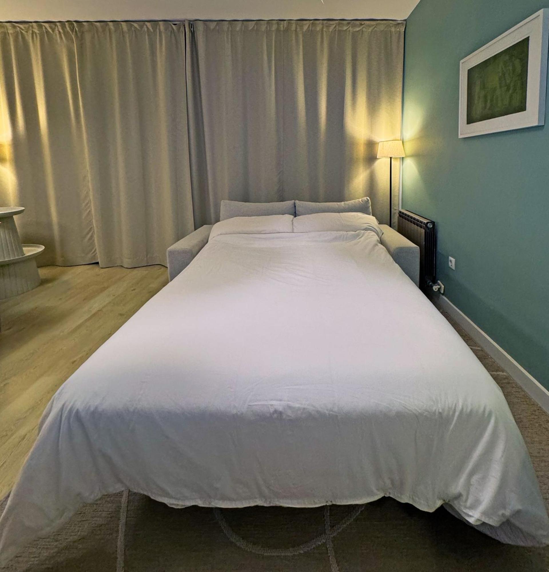 Abbott Apartment - 1 Min From The Beach - 100M2 - Sleeps 8 Sitges Buitenkant foto